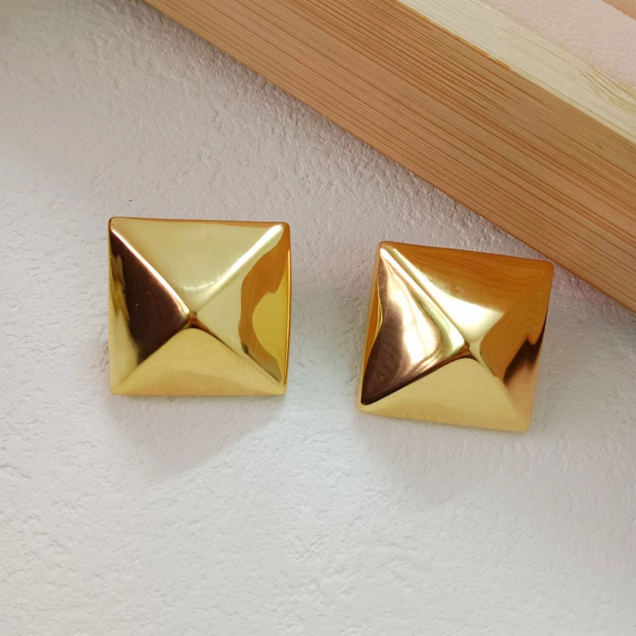 ARETES ARIA