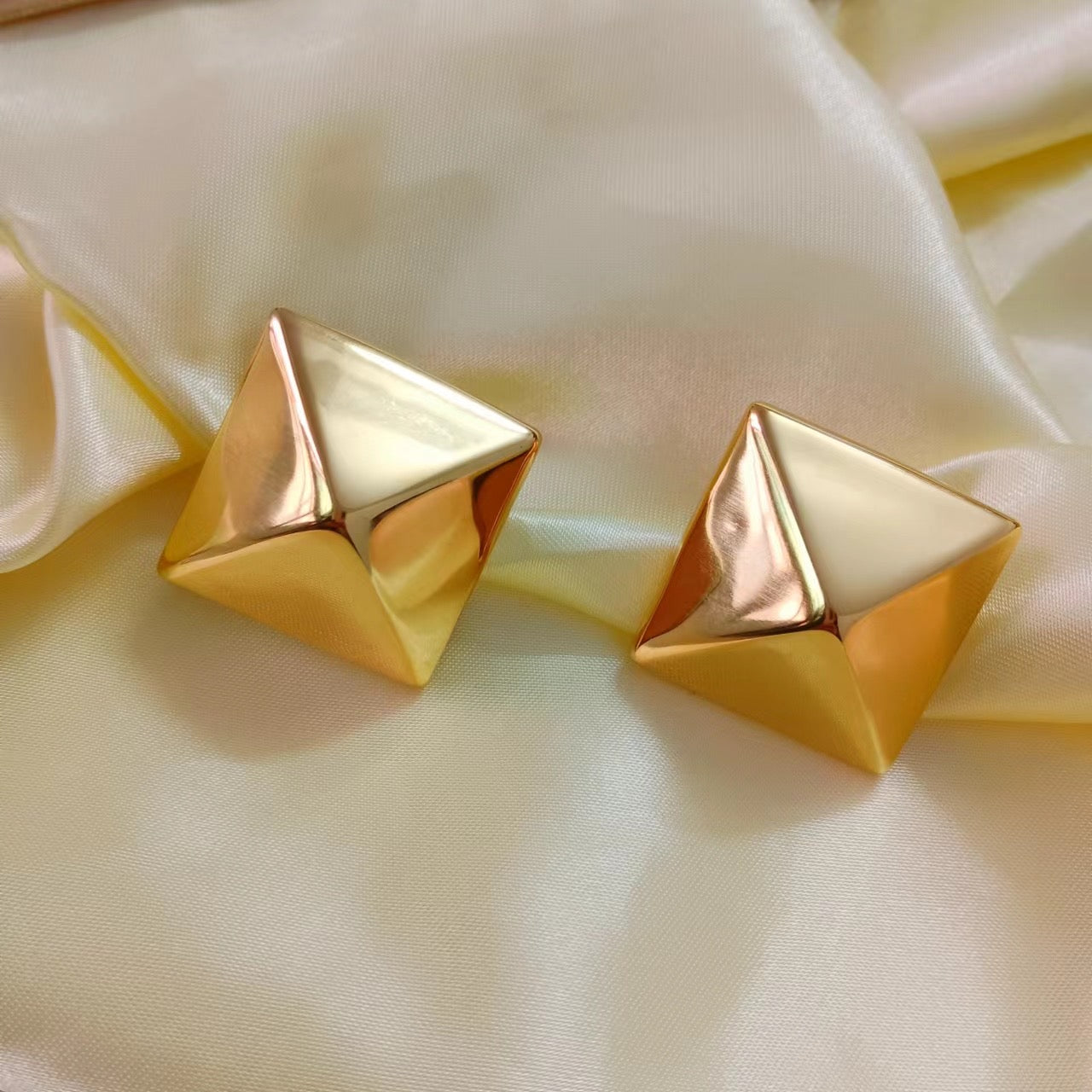 ARETES ARIA